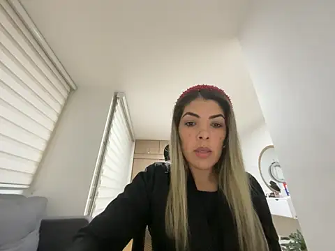 Snapshot of Encantadora_Eva chatting on February 2026 01:11:02 AM Encantadora Eva online show from February 2026 01:11:02 AM