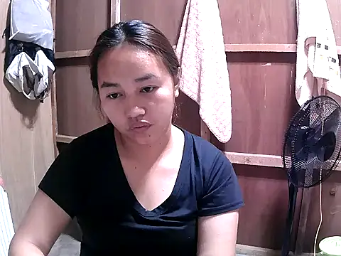 Snapshot of Cloudette_17 chatting on February 2026 10:16:01 AM Cloudette 17 online show from February 2026 10:16:01 AM