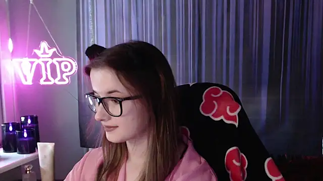 Snapshot of LunaXcherry chatting on June 2026 05:36:02 PM LunaXcherry online show from June 2026 05:36:02 PM