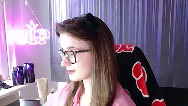 Snapshot of LunaXcherry chatting on June 2026 11:13:01 AM LunaXcherry online show from June 2026 11:13:01 AM