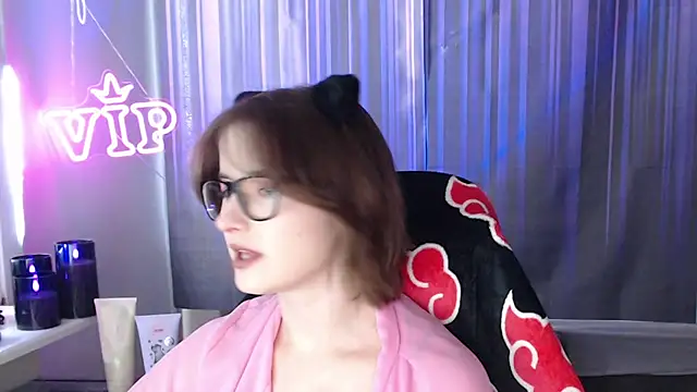 Snapshot of LunaXcherry chatting on July 2026 04:49:02 PM LunaXcherry online show from July 2026 04:49:02 PM