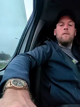 dave32000 online show from February 2026 07:47:01 AM