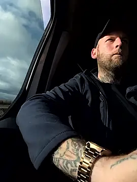 dave32000 online show from February 2026 10:22:02 AM