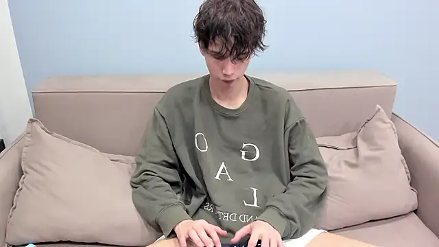 Snapshot of Ur_NextDoor_Boy chatting on February 2026 07:54:01 PM Ur NextDoor Boy online show from February 2026 07:54:01 PM