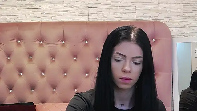 PeachyElla26 online show from February 2026 05:35:01 AM