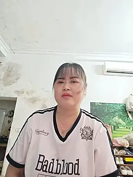 Snapshot of Kee-kimlee chatting on May 2026 12:08:01 AM Kee-kimlee online show from May 2026 12:08:01 AM