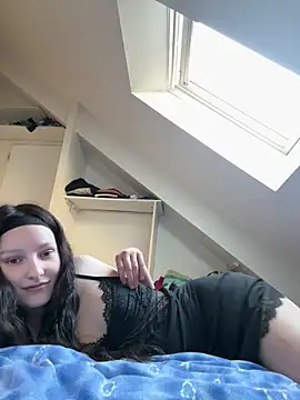 Mis-Elisa96 online show from March 2026 04:45:02 PM