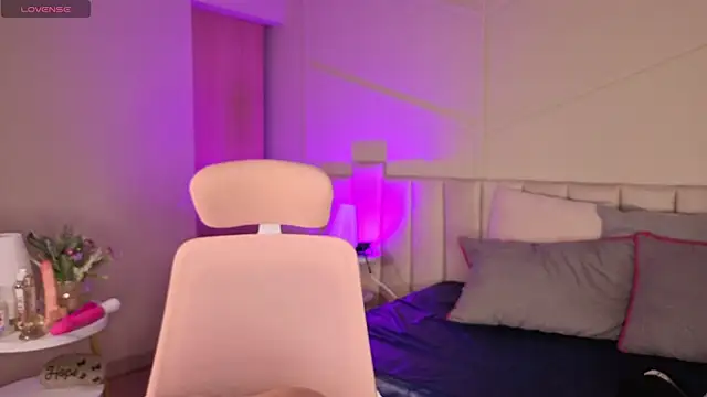 Snapshot of Eyes_moon_ chatting on February 2026 02:23:01 AM Eyes moon online show from February 2026 02:23:01 AM