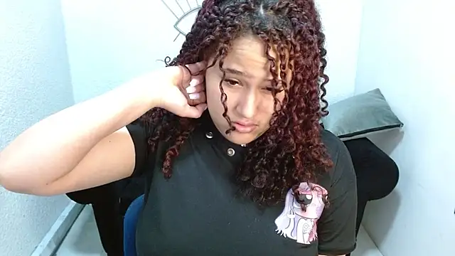 Snapshot of leilanewgirl chatting on February 2026 01:10:01 PM leilanewgirl online show from February 2026 01:10:01 PM