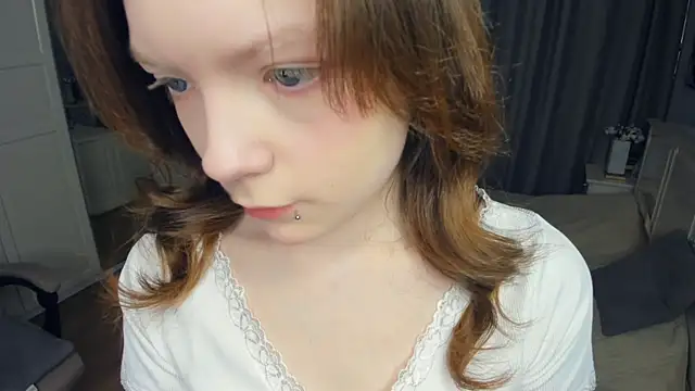 LavenderMitten online show from April 2026 05:38:02 AM