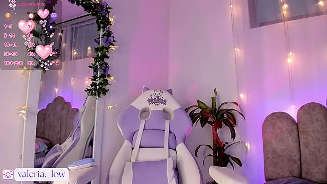 Snapshot of Nahialov chatting on February 2026 01:01:02 AM Nahialov online show from February 2026 01:01:02 AM