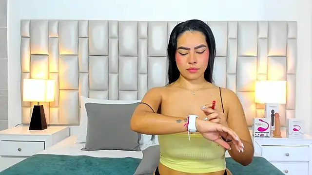 paola katy dicks online show from March 2026 01:38:01 PM