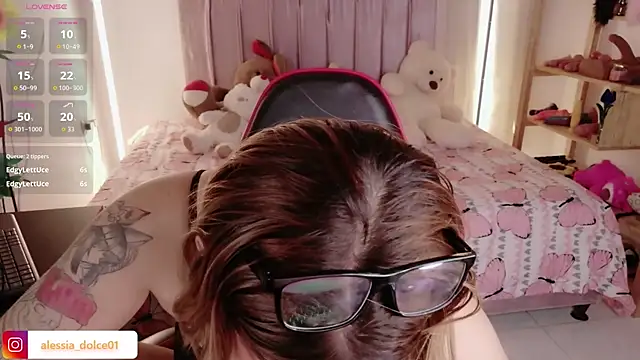 alessia dolce online show from March 2026 04:24:02 AM