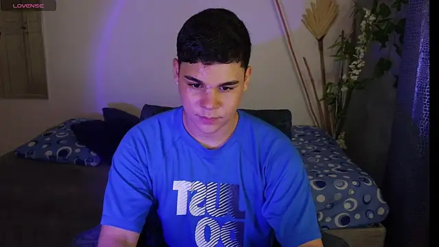 eithan jonnes online show from April 2026 08:31:02 PM