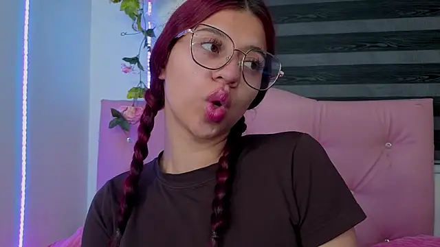 Snapshot of Deva_00 chatting on July 2026 06:05:01 AM Deva 00 online show from July 2026 06:05:01 AM