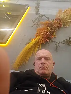 Snapshot of sk8brd_snwbrd_no_snitch chatting on February 2026 12:56:02 PM sk8brd snwbrd no snitch online show from February 2026 12:56:02 PM