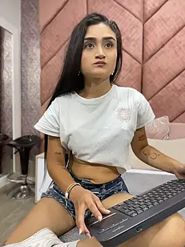 Sunny Linn online show from April 2026 03:16:01 PM