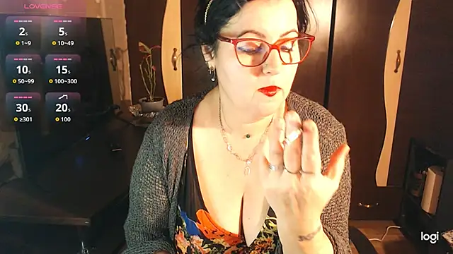 Snapshot of exiMIlf chatting on February 2026 05:18:02 PM exiMIlf online show from February 2026 05:18:02 PM