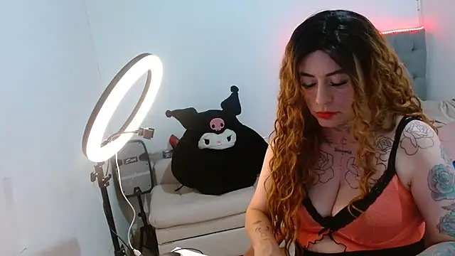 mia vantt online show from April 2026 08:47:01 PM