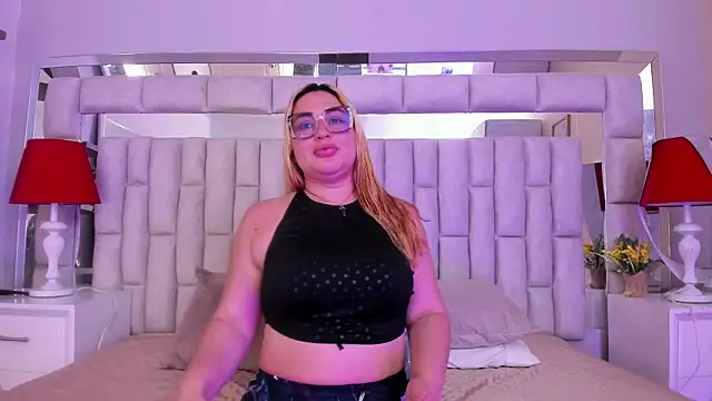 AngellHott  online show from February 2026 05:09:02 PM