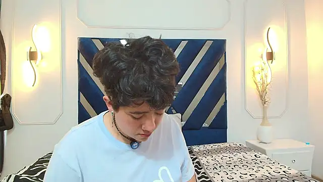 Gaia n Nix online show from March 2026 05:52:02 PM