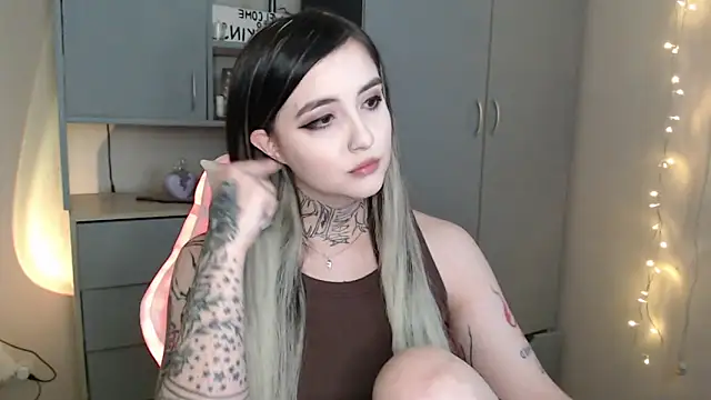 Rin Tozier online show from February 2026 11:45:02 PM