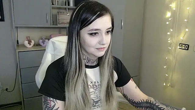 Rin Tozier online show from March 2026 01:44:01 AM