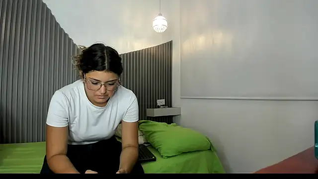 Rose blonde   online show from June 2026 10:09:02 PM