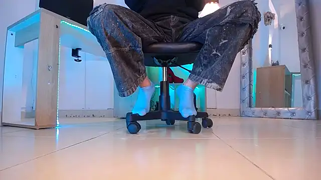 jullian ricci online show from April 2026 09:54:01 PM