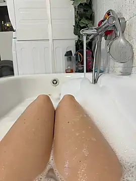 Snapshot of Ninimaus chatting on February 2026 04:39:02 PM Ninimaus online show from February 2026 04:39:02 PM