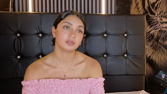  ArianaToroo online show from March 2026 03:30:01 PM