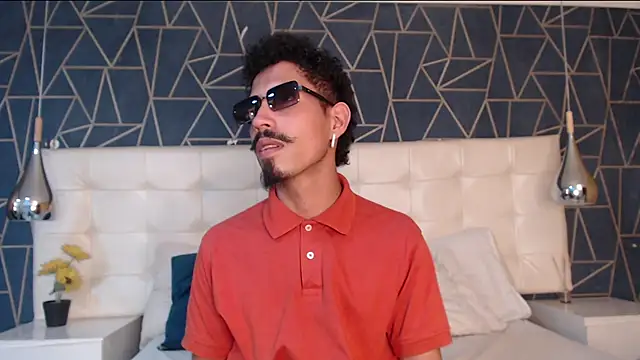 Snapshot of NoaahTylor chatting on February 2026 07:54:01 PM NoaahTylor online show from February 2026 07:54:01 PM