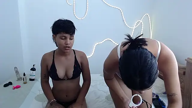 CherryGirlsXX online show from February 2026 07:25:02 PM