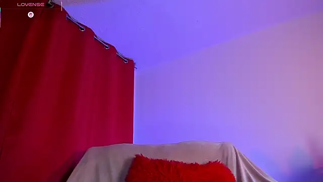 Snapshot of lilyruso chatting on July 2026 10:44:01 AM lilyruso online show from July 2026 10:44:01 AM
