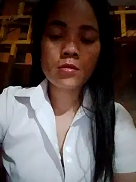 molly-xx online show from April 2026 06:05:01 PM