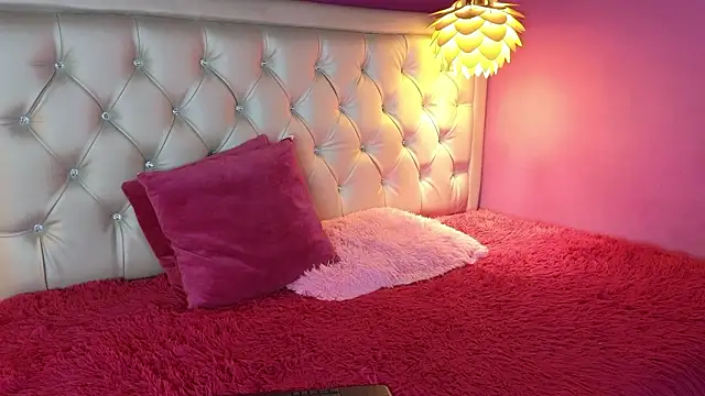 Snapshot of ivonne_heaven chatting on February 2026 04:22:01 AM ivonne heaven online show from February 2026 04:22:01 AM