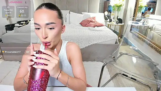 EvaK  online show from March 2026 05:43:01 AM