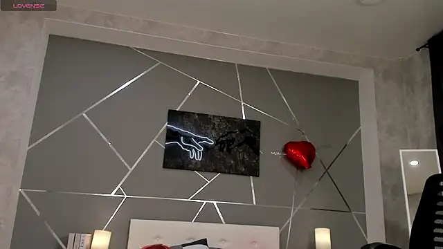 Snapshot of naomi_reiss chatting on February 2026 01:17:01 AM naomi reiss online show from February 2026 01:17:01 AM