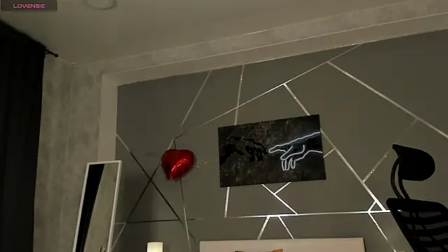 Snapshot of naomi_reiss chatting on March 2026 11:40:01 PM naomi reiss online show from March 2026 11:40:01 PM