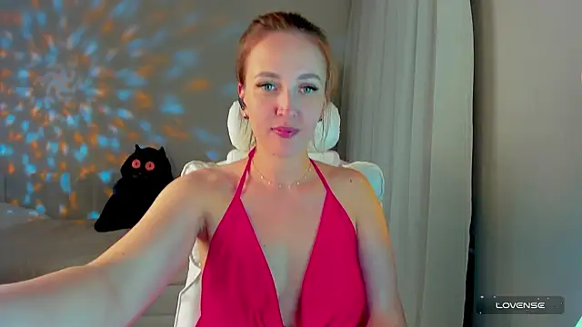 Snapshot of she_wolf chatting on April 2026 02:01:02 PM she wolf online show from April 2026 02:01:02 PM