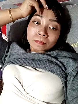 Snapshot of cute-shine chatting on February 2026 05:06:02 AM cute-shine online show from February 2026 05:06:02 AM