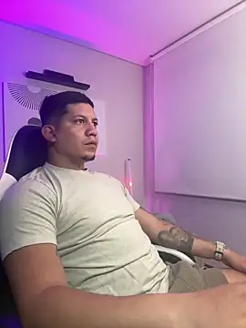  robertobaggioo online show from April 2026 12:59:01 PM