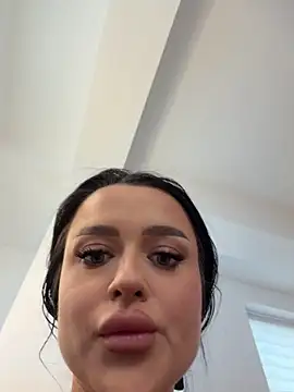 Snapshot of Katty_Pery chatting on April 2026 02:01:01 PM Katty Pery online show from April 2026 02:01:01 PM