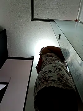 honey-suckle online show from February 2026 07:04:01 PM