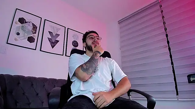 Snapshot of ethan_grace chatting on February 2026 12:02:01 PM ethan grace online show from February 2026 12:02:01 PM