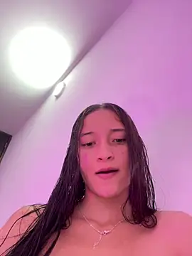 Snapshot of candy_deluxe chatting on June 2026 02:10:01 AM candy deluxe online show from June 2026 02:10:01 AM