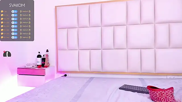 Violetta-foxx online show from April 2026 07:32:01 PM