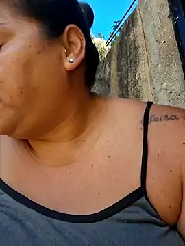 Juli Powl online show from March 2026 12:32:01 PM