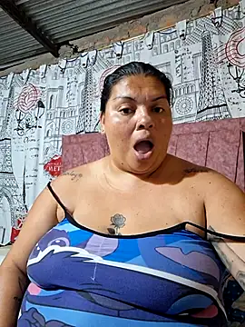 Juli Powl online show from April 2026 01:49:01 AM