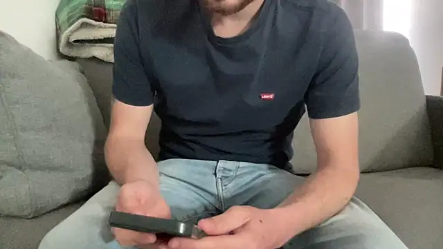 lechouilleur44 online show from April 2026 11:16:01 AM